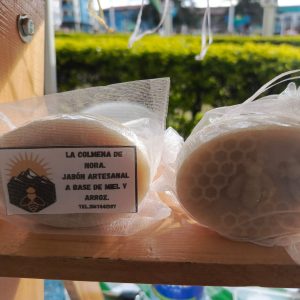Jabón artesanal de miel y arroz - La Colmena de Nora